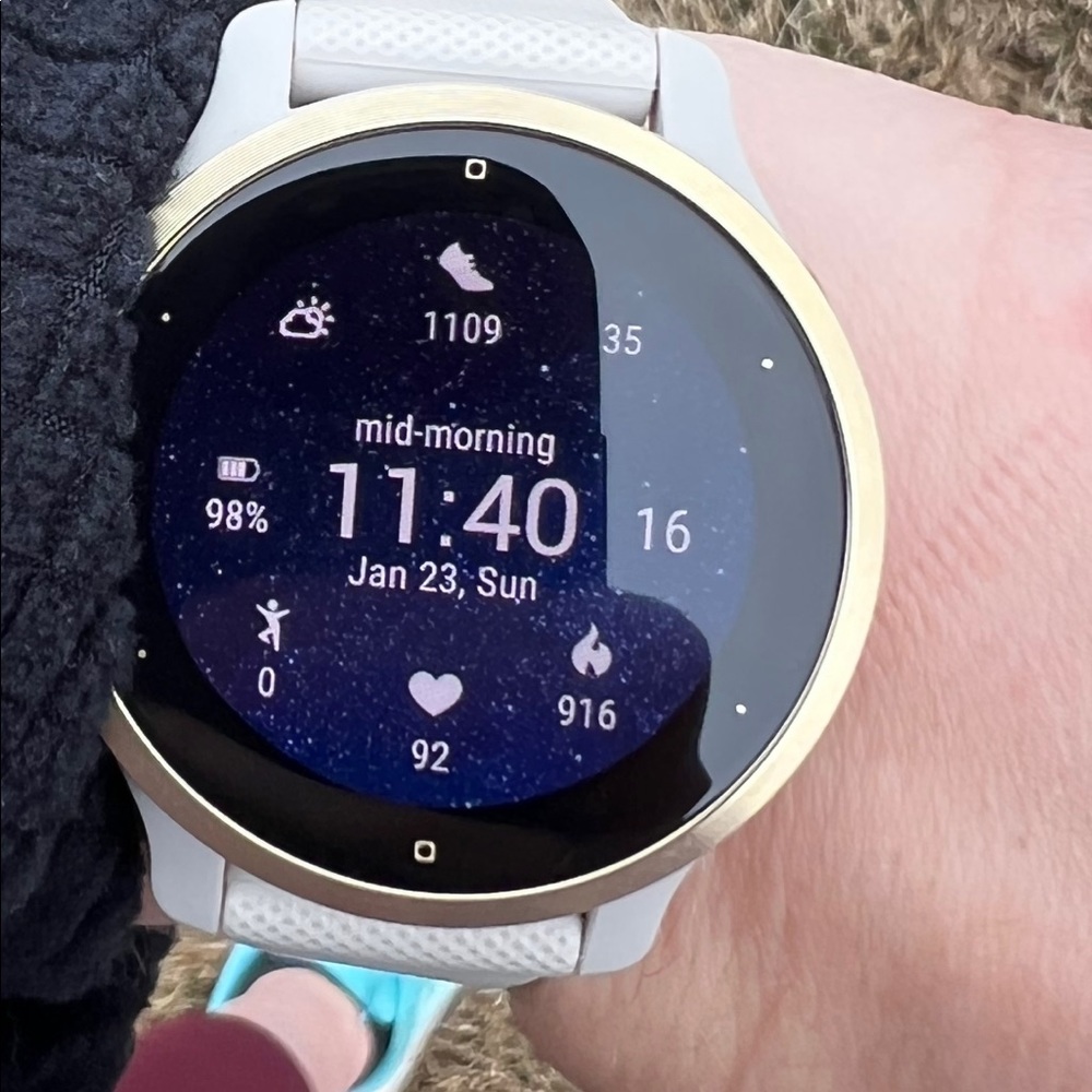 Like New! Garmin Venu 2s Womens GPS Smartwatch